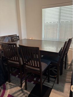 Solid kitchen table