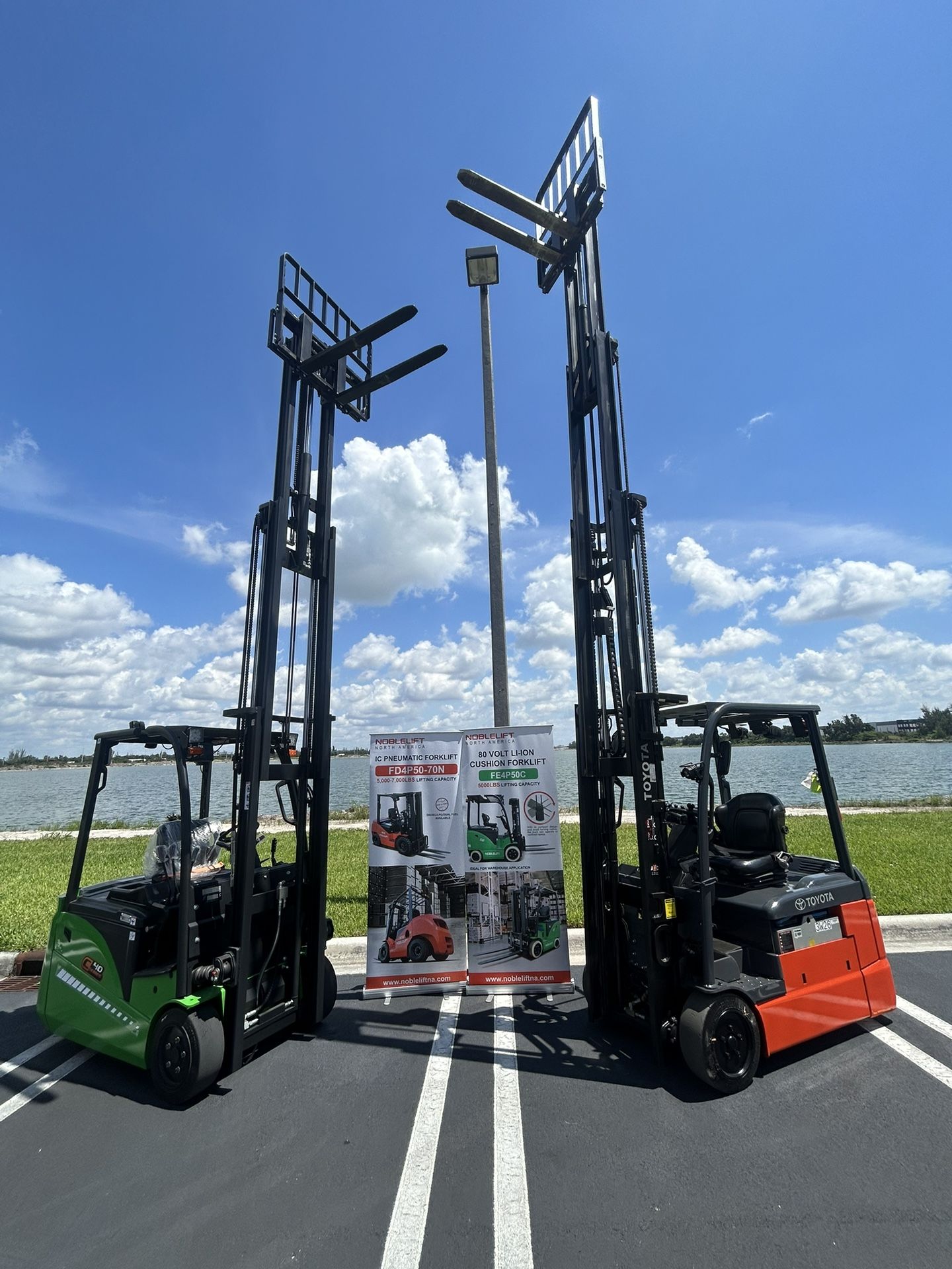 Forklift 