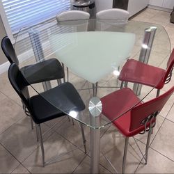 Modern Dinner Set With Glass Table And 6 Stools