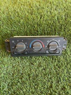 2002 Chevy Silverado A/C Control Unit