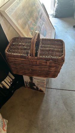 Pic nic basket $10