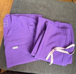 FIGS SCRUBS (SIZE SMALL)