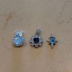 3 Pieces Vintage Pendants 