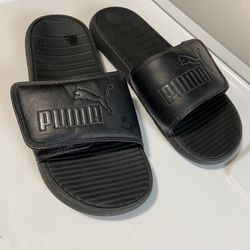 Pumas Sandals