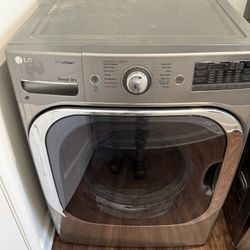 LG Washer And Dryer Set (Gas Dryer)