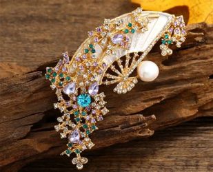 Brooches galore!