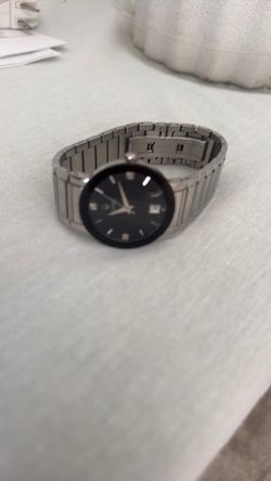 Bulova Diamond 96D18 quartz watch