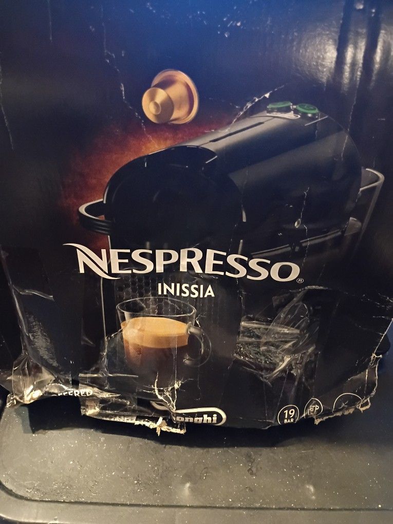 DeLONGHI NESPRESSO INISSIA 19- BAR EXPRESS EN80B