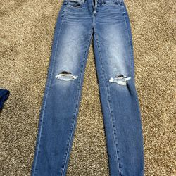 American eagle distressed, size 4 long jeans