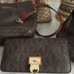Michael Kors Purse And Wallet 