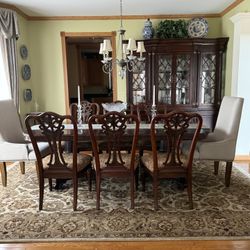 Dining Room Table W Chairs 