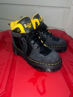 Women boots size 9