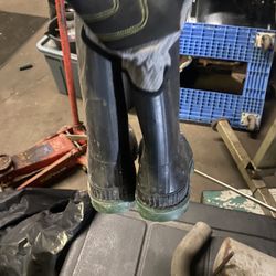 Rain Boots  Sz 6