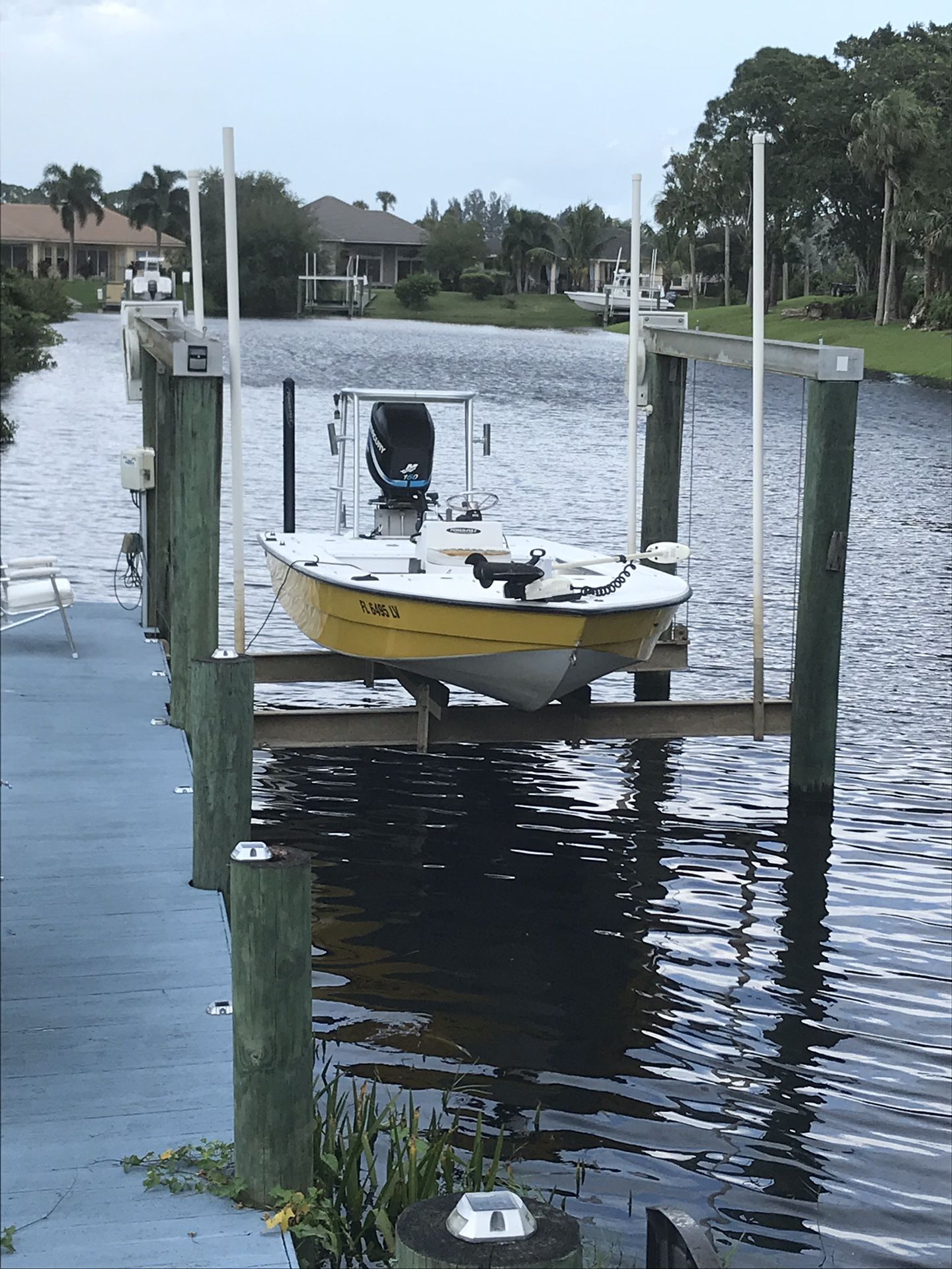 Hurricane 13,000 pound 4 post boat lift