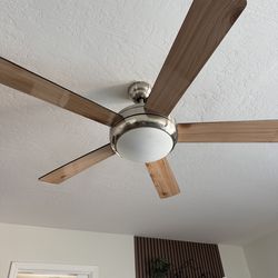 52” ceiling fan great condition