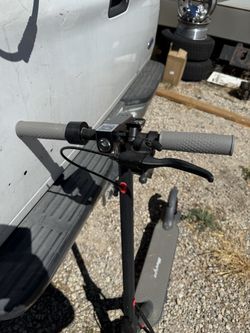 Foldable electric scooter
