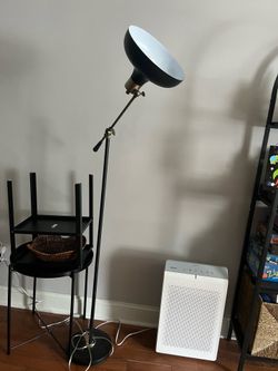 Standing adjustable lamp