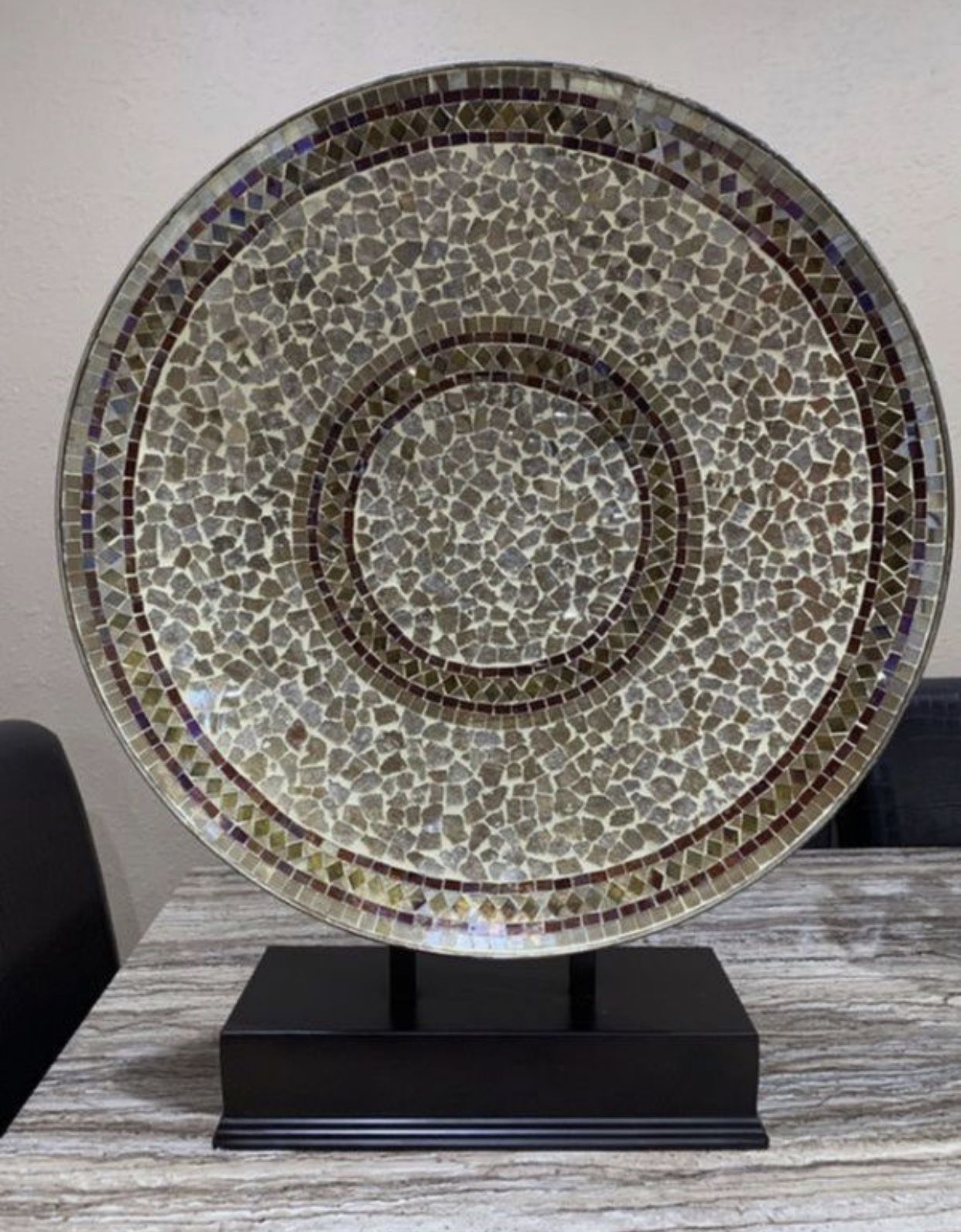 Plate with stand