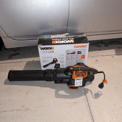 Leaf Blower, Metal Multure .     (Like New)