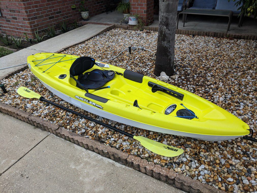 Pelican Rustler 100x kayak used 3 times