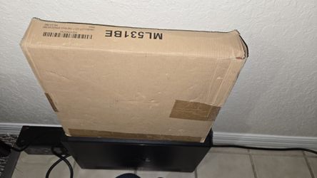 Articulating TV Wall Mount 27 - 43 Inches