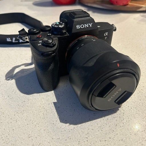 Sony Black a7 IV Mirrorless Camera W/ SEL2870 Lens. for Sale in New