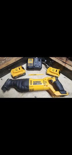 Dewalt Reciprocating Saw With Batteries & Charger