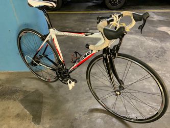 Ridley Icarus. 20 speed 45 c small size lightweight aluminum frame with SRAM components