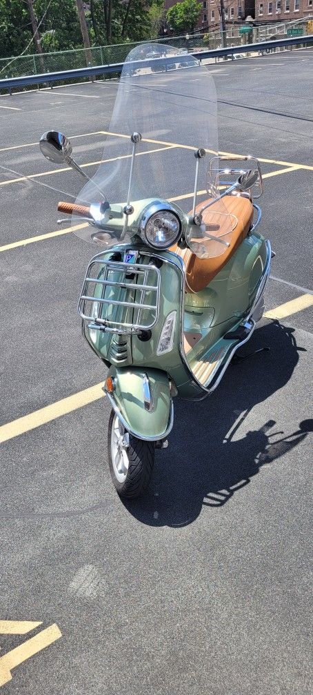 2018 VESPA Primavera Touring 150cc