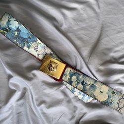 Gucci Feline Buckle Belt 