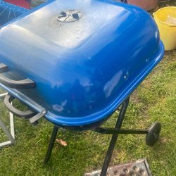Charcoal Barbecue Grill Price 25$. Pick Up.  E.  72.  and Grand View.  E.  Tacoma 