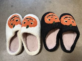 🎃 Cute Pumpkin Slippers – 2 Pairs
