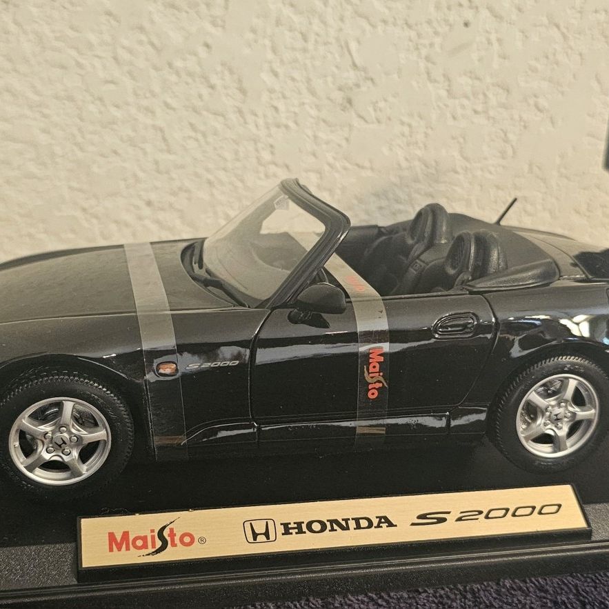 Honda S2000 Berlina Black Maisto Diecast 1:18 Model Car - Still