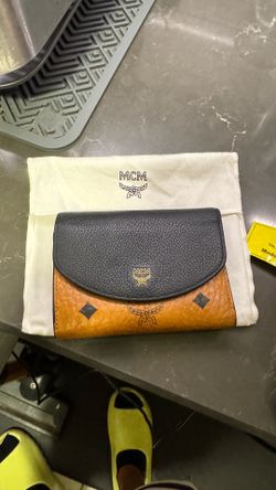 Women’s mcm wallet come me with receipt