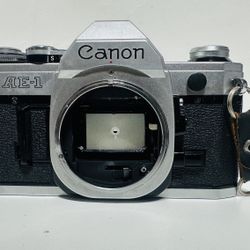 Vintage Canon AE-1 Vivitar Sky Light 1A 52M Canon FD 50mm Case Extras Working