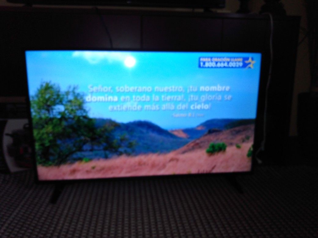 Like New 2019 Insignia Smart Fire TV 50 "4K. Remote Control Included