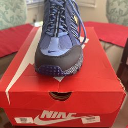 Nike Air sneakers in Blue and Gold