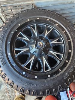 20" Fuel Throttle D513 Wheels Black 