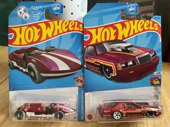 Hot Wheels Die-Cast Cars New on Card Lot of 2