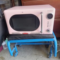 Very Cool Old Microwave