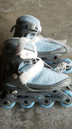 Adjustable rollerblades