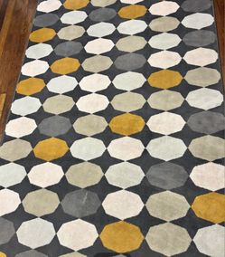6' x 4' modern area rug!