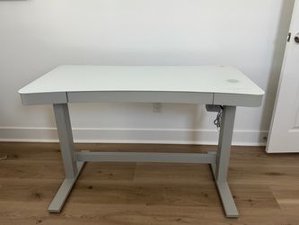 Tresanti 47” Adjustable Height Desk