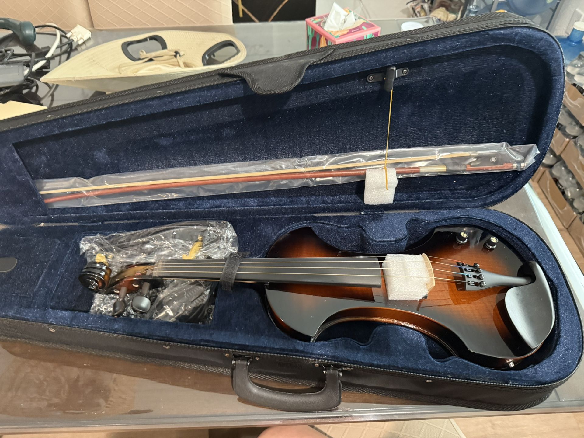 NEW 4/4 Pyle Electric Violin with Accessories!!!
