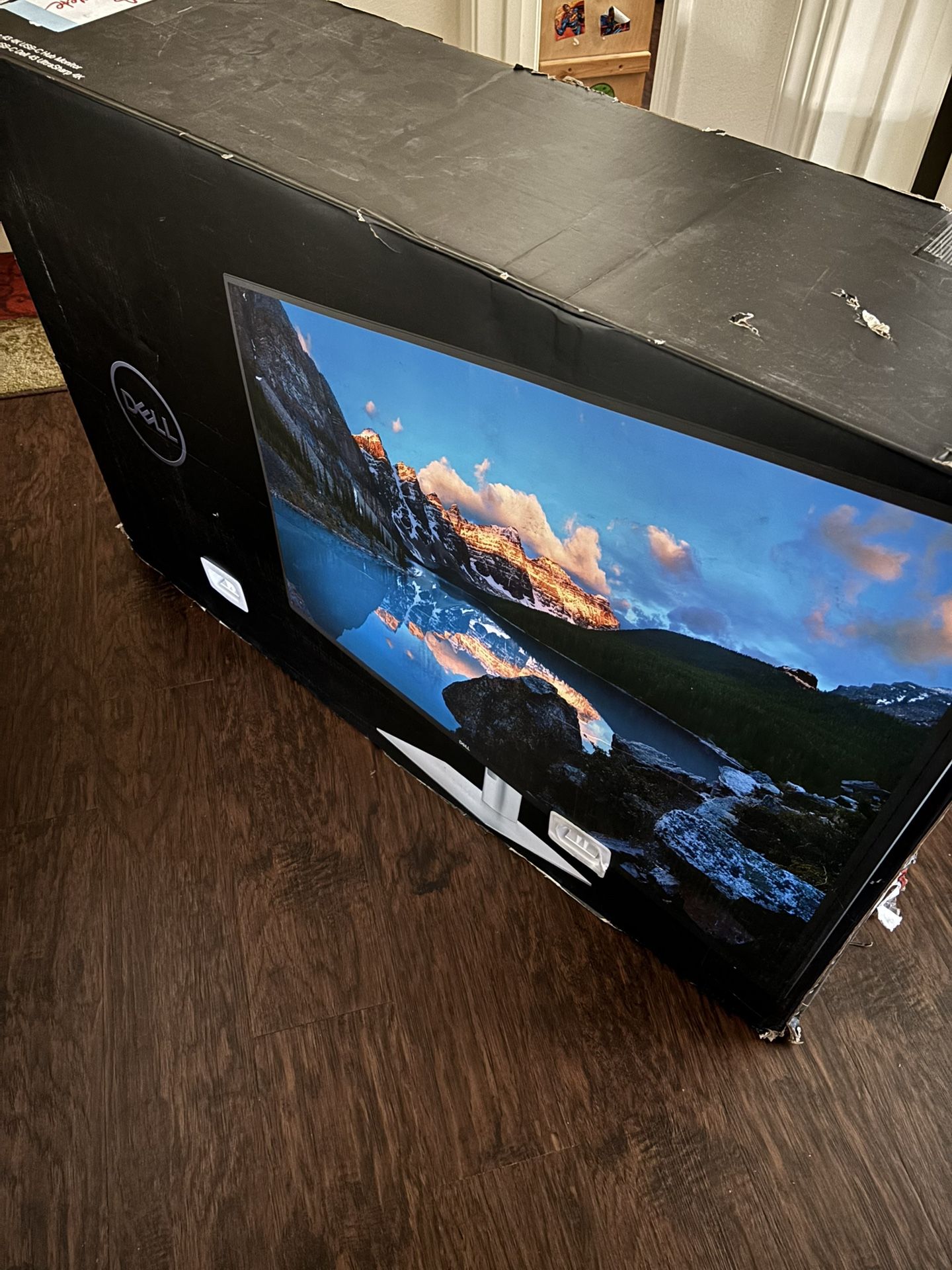 Dell UltraSharp 43” 4K!! USB-C Hub IPS Monitor - U4323QE READ DESCRIPTION PICK UP ONLY NO TRADE 👉FIRM ON PRICE👈 ONLY CASH 💵 💲550