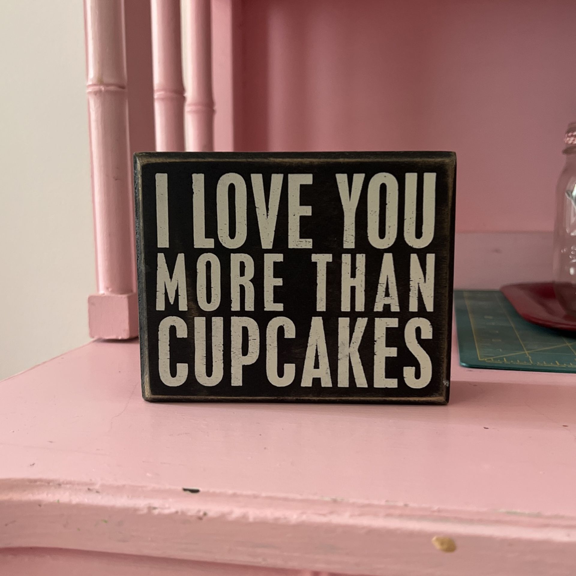Wooden Cupcakes Sign