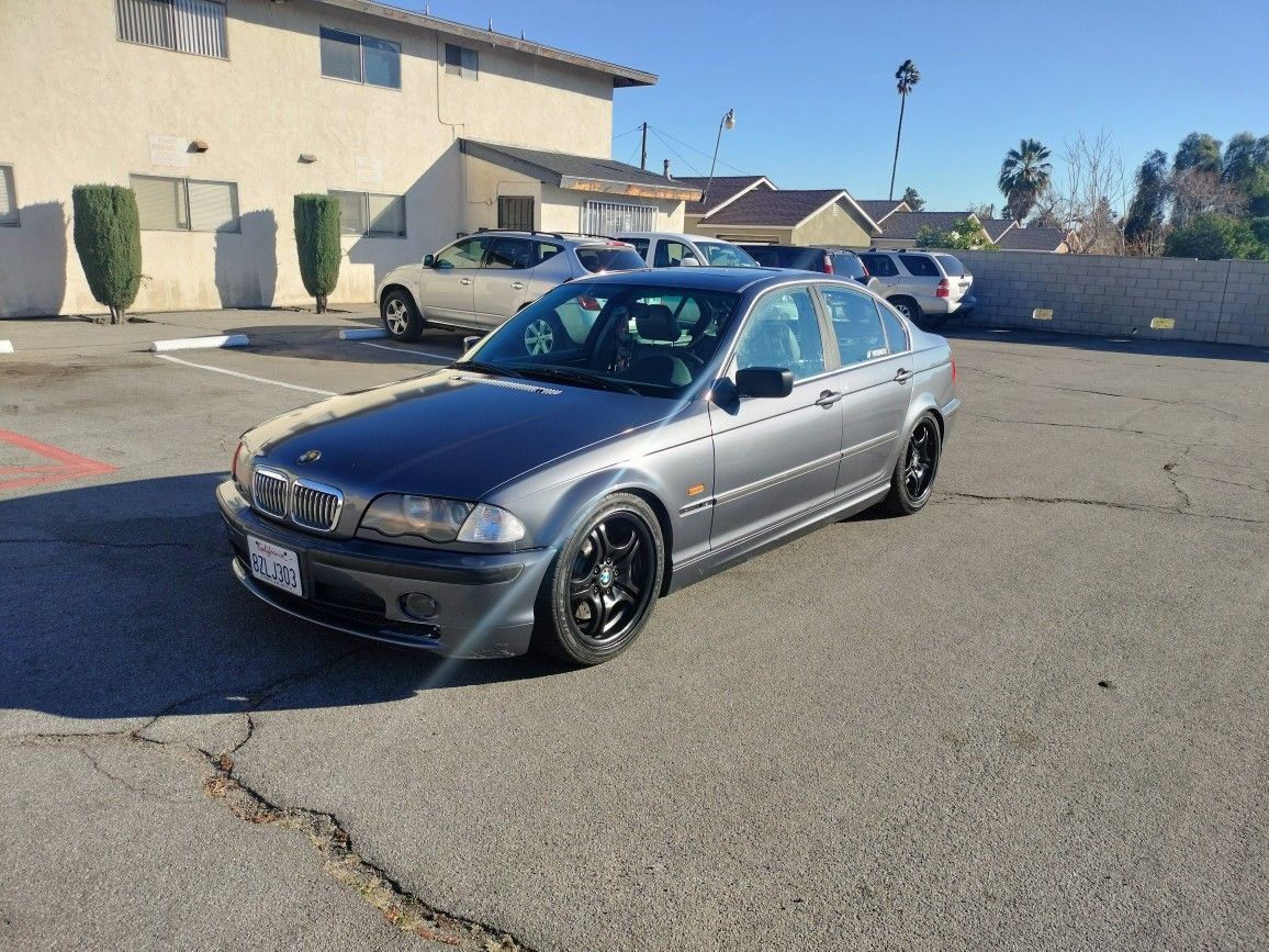 2002 BMW 330i