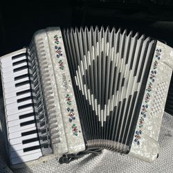 Sofi Mari Accordion