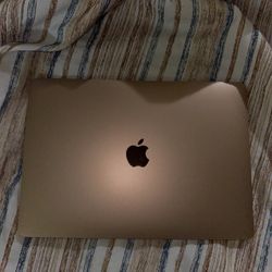 2019 macbook air 13.3” 8GB