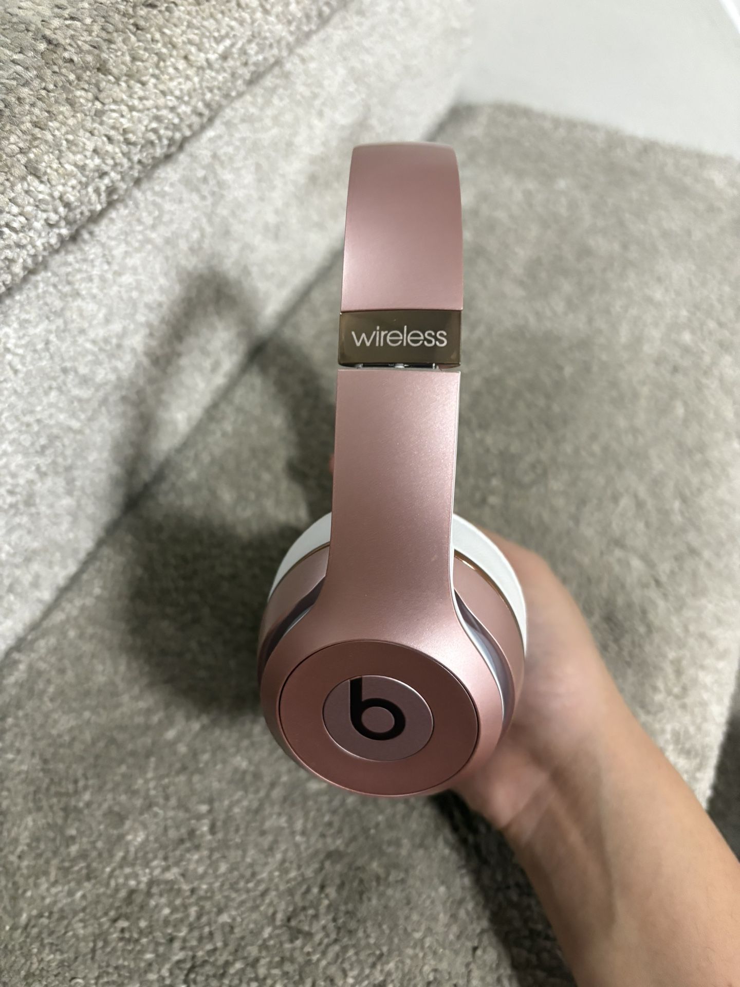 Beats Solo3 Wireless — Good Condition, 40-Hour Battery